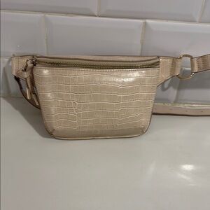H&M Belt Bag Crocodile Pattern Size OS